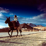 Ref : C30 - Nikon F2 - Nikkor 28mm<p class='text'>Route dans l'Atlas, Maroc, 1985