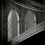 Ref : n472  - Nikon D7000 - Nikkor 18-200mm - Juin 2011<p class='text'>Brooklyn Bridge, New York.<p align='right'><a href='achat2012fr.php?ref=N472'>[ Commander un tirage</a><img src='images/cart.png' align='absmiddle'><a href='achat2012eng.php?ref=N472'>Order a print ]</a><p align='center'><a href='http://www.photographespourlavie.com/boutique/product.php?id_product=177' target='_blank'><img src='http://www.photographespourlavie.com/boutique/img/logo.jpg?1360714374'><br>ACHETEZ UN TIRAGE EN EDITION LIMITEE DE CETTE PHOTO POUR PARTICIPER A LA LUTTE CONTRE LE CANCER...</a>