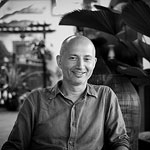Ref : n519 - Leica M8 - Summicron 35mm - Sept. 2010 - Portraits d'artistes<p class='text'>Jean-Luc Lafarge, Kuala Lumpur, Malaisie<p align='right'><a href='achat2012fr.php?ref=N519'>[ Commander un tirage</a><img src='images/cart.png' align='absmiddle'><a href='achat2012eng.php?ref=N519'>Order a print ]</a>
