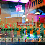 Ref : C615 - Leica M8 - Summicron 35mm - Juin 2011<p class='text'>Magasin sur Times Square, New York.<p align='right'><a href='achat2012fr.php?ref=C615'>[ Commander un tirage</a><img src='images/cart.png' align='absmiddle'><a href='achat2012eng.php?ref=C615'>Order a print ]</a>