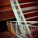 Ref : P12<p class='text'>Escaliers de métro, Londres<p><a href='pola2010.html'>Voir Galerie / See gallery</a>