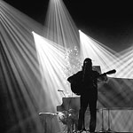 Ref : n588 - Leica M8 - Summicron 35mm - 05 octobre 2012<p class='text'>Roger Hodgson à l'Olympia, Paris.<p align='right'><a href='achat2012fr.php?ref=N588'>[ Commander un tirage</a><img src='images/cart.png' align='absmiddle'><a href='achat2012eng.php?ref=N588'>Order a print ]</a>