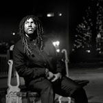 SCOTT MAYO - Saxophoniste<p class='text'>Stevie Wonder, Al Jarreau, Earth Wind and Fire, Rickie Lee Jones, American Idol<br>Los Angeles, USA<p class='textarialmini'>Je suis en contact avec Scott depuis plusieurs années. Il fait partie de mes saxophonistes préférés (ses solos pendant les concerts de Earth Wind and Fire m'avaient éblouis!!) et c'est dans ce cadre musical que je l'ai rencontré. Ces images ont été prises après le concert de Rickie Lee Jones dans lequel Scott jouait. Nous nous sommes promenés dans Paris-by-night et avons fait une tournée des bars très sympathique jusqu'à une heure avancée de la nuit. Cette image fut l'une des dernière de la série, sur le pont à côté de Notre Dame...<br><br><i>I'm in touch with Scott for a few years now. He is among my favourite saxophonists ever (his solos especially during Earth Wind and Fire concerts were amazing!!), and i met him through this musical path. These pictures were shot after a Rickie Lee Jones concert in Paris where Scott played. We went for Paris-by-night walk and a bar testing until a very late time in the night. This picture was one of the last i shot, beside Notre Dame Cathedral.</i>