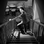 SERGE SAINT-ROSE - Pianiste, compositeur, arrangeur<p class='text'>Nelly Furtado, Logicaltramp<br>London, UK<p class='textarialmini'>Serge est claviers dans un groupe commun. Il est également arrangeur et compositeur, et a notamment joué avec Nelly Furtado à Londres où il réside. Cette photo a été prise dans un club où nous jouons de temps en temps en Angleterre.<br><br><i>Serge is keyboardist in a band with me. He also is a great pianist, arranger and composer. He played recently with Nelly Furtado in London where he lives. This picture was shot in a club we use to play sometimes in England.</i>