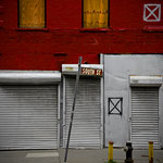 Ref : C620 - Nikon D7000 - Nikkor 18-200mm - Juin 2011<p class='text'>Lower East side, New York.<div Style='position: absolute; top: 8px; right: 0px;'><a href='http://goo.gl/maps/jimBK' target='_blank'><img src='thumbs/pin.png' align='absmiddle'/></a></div><p align='right'><a href='achat2012fr.php?ref=C620'>[ Commander un tirage</a><img src='images/cart.png' align='absmiddle'><a href='achat2012eng.php?ref=C620'>Order a print ]</a>
