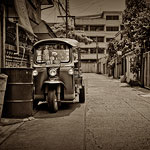 Ref : n432 - Leica M8 - Summicron 35mm asph<p class='text'>Tuk tuk à Bangkok, Thaïlande<p align='right'><a href='achat2012fr.php?ref=N432'>[ Commander un tirage</a><img src='images/cart.png' align='absmiddle'><a href='achat2012eng.php?ref=N432'>Order a print ]</a>